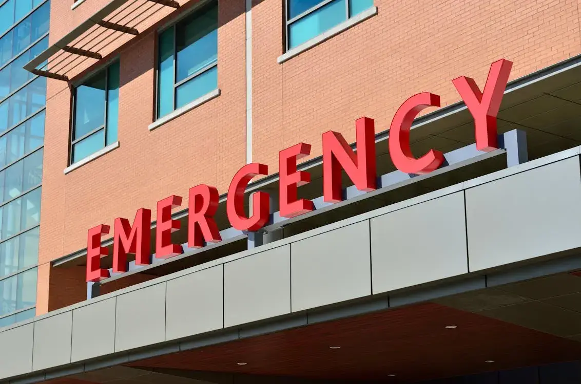 Emergency room entrance sign